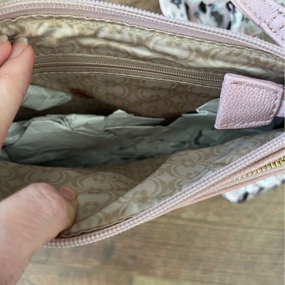 😊 3/$30 
Anne Klein Wristlet, Pretty Pink 3pcs: Scarf & Crossbody NWOT - Picture 5 of 11